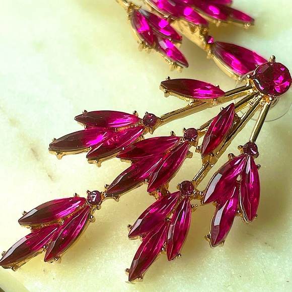 Willow dark pink Leaf Earrings - Picture 2 of 10